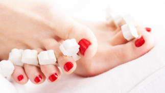 Pedicura hidratante y semipermanente por 12€